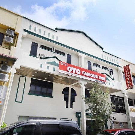 Oyo 764 Hotel Famous Inn Malacca Buitenkant foto