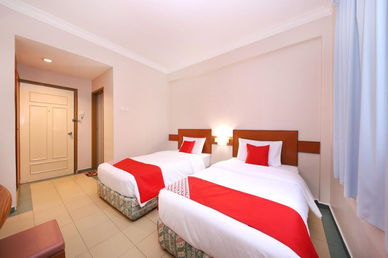Oyo 764 Hotel Famous Inn Malacca Buitenkant foto
