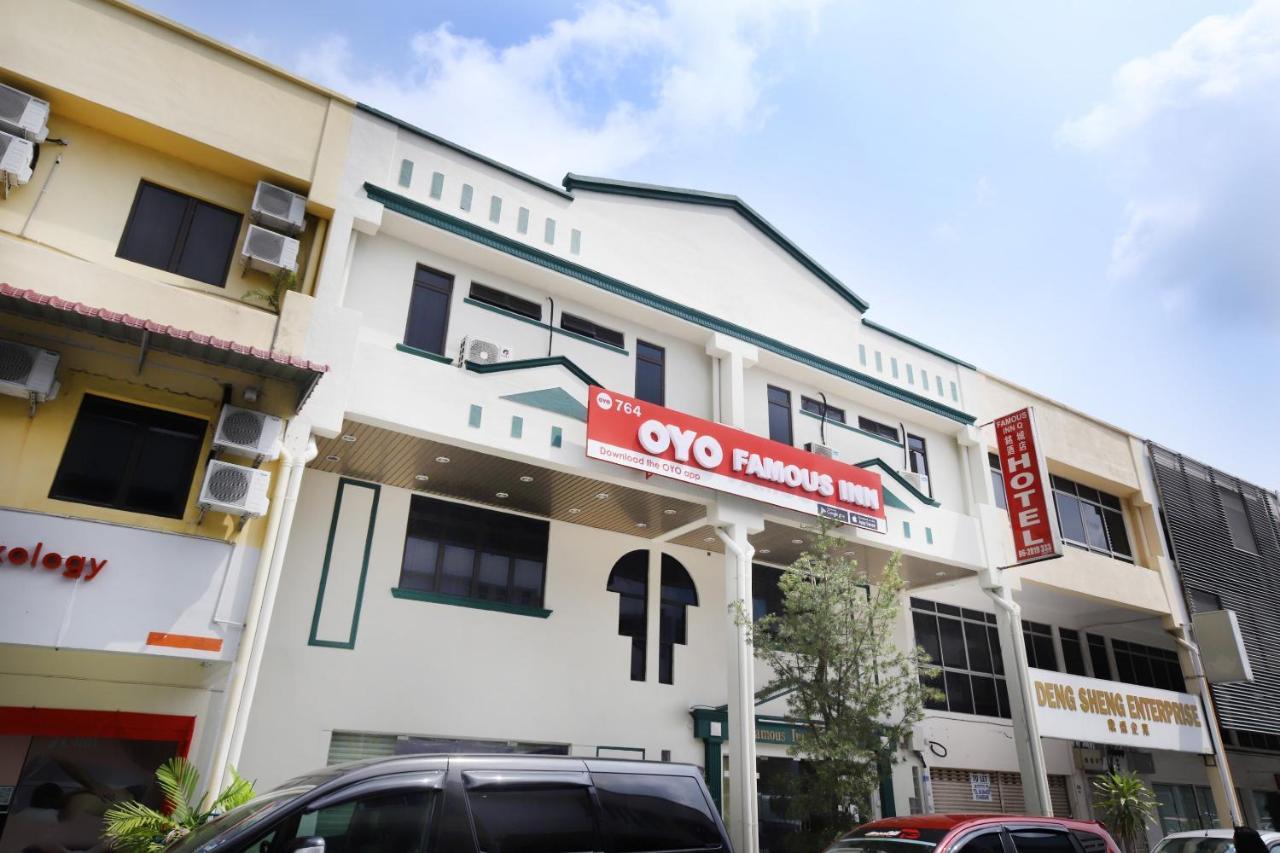 Oyo 764 Hotel Famous Inn Malacca Buitenkant foto