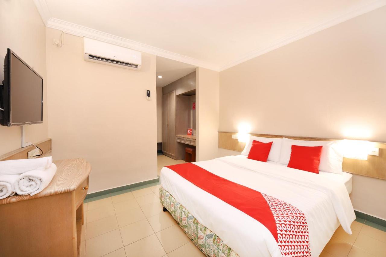 Oyo 764 Hotel Famous Inn Malacca Buitenkant foto