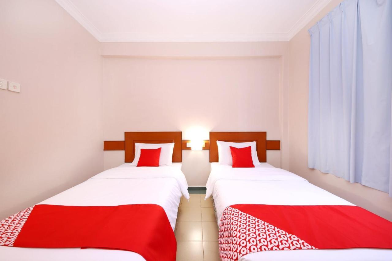 Oyo 764 Hotel Famous Inn Malacca Buitenkant foto