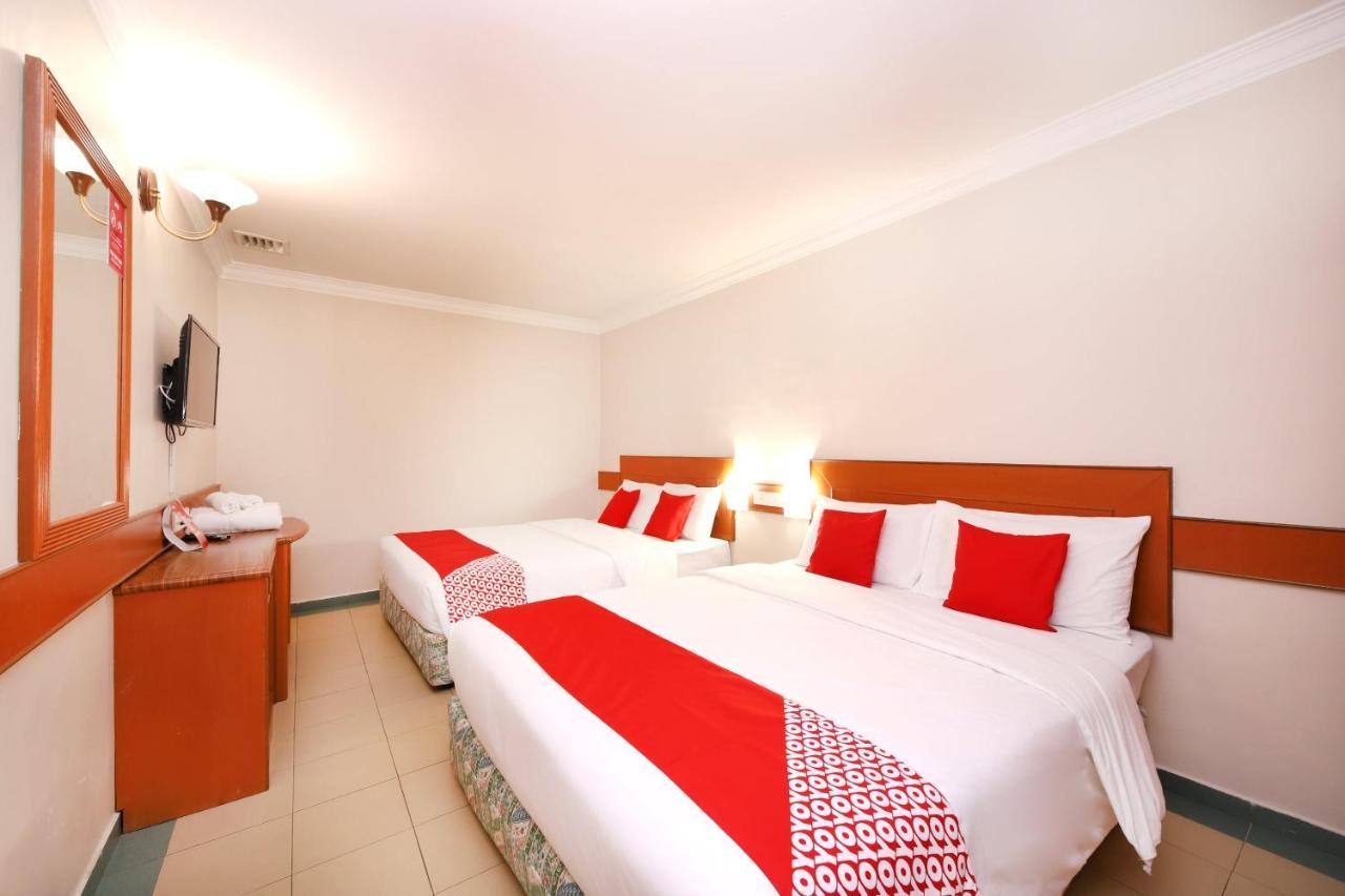 Oyo 764 Hotel Famous Inn Malacca Buitenkant foto