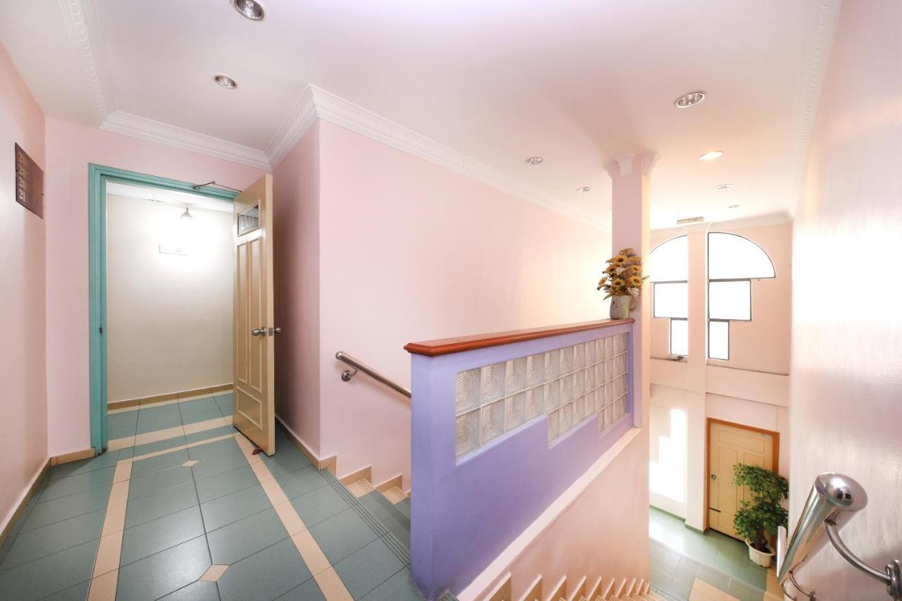 Oyo 764 Hotel Famous Inn Malacca Buitenkant foto