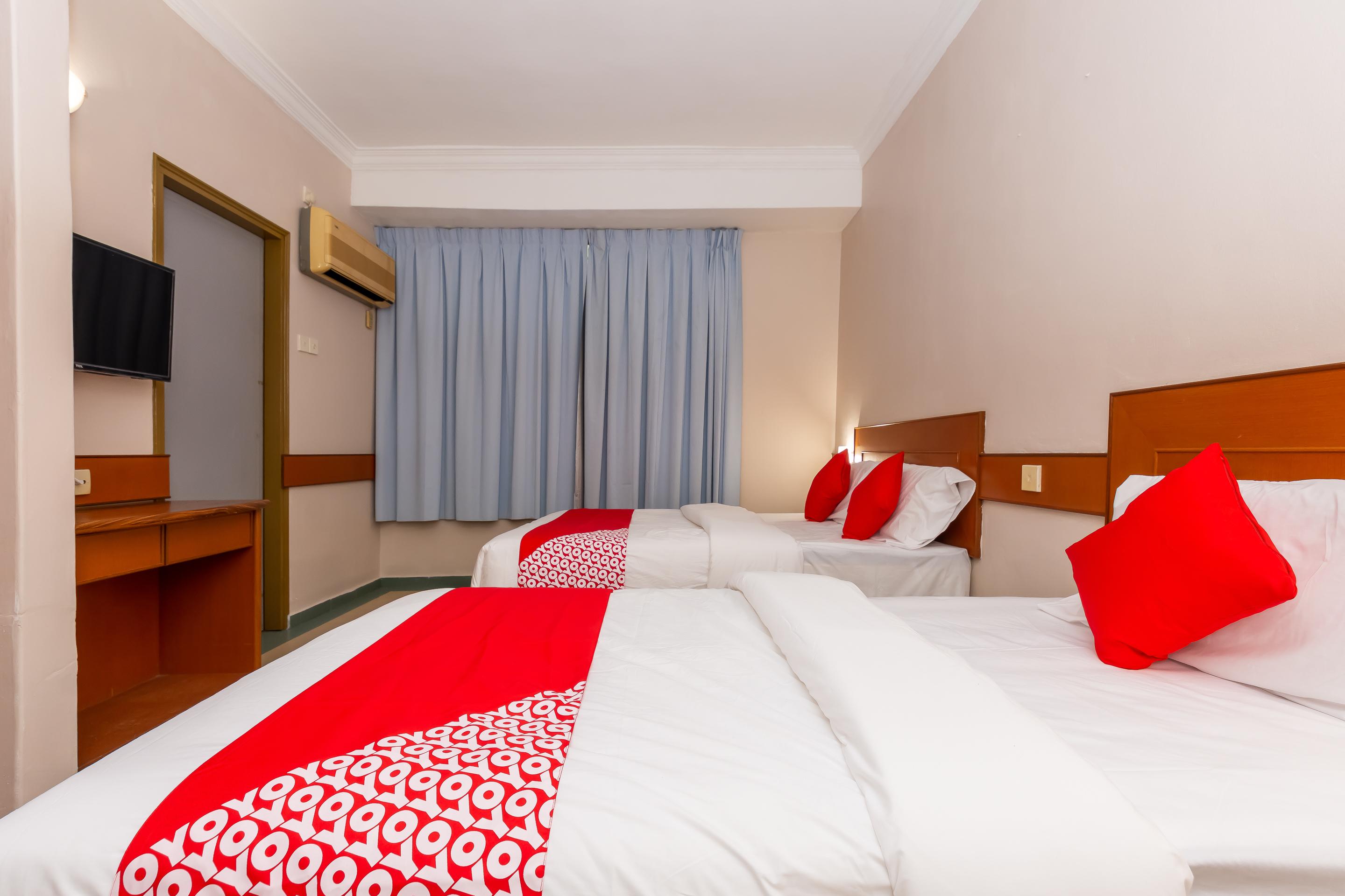 Oyo 764 Hotel Famous Inn Malacca Buitenkant foto