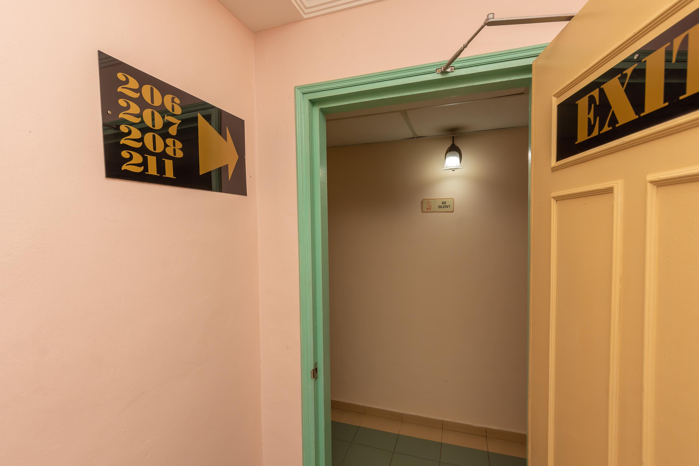 Oyo 764 Hotel Famous Inn Malacca Buitenkant foto