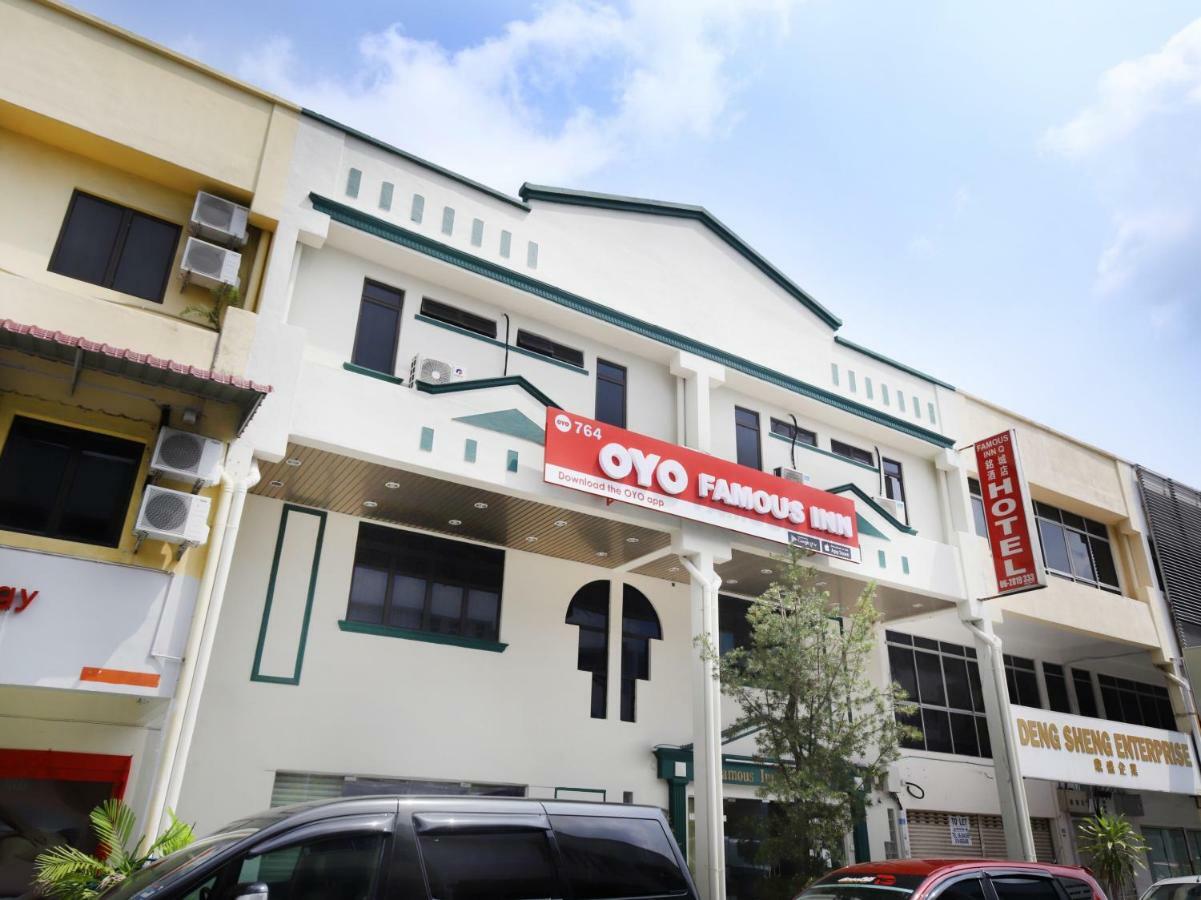 Oyo 764 Hotel Famous Inn Malacca Buitenkant foto