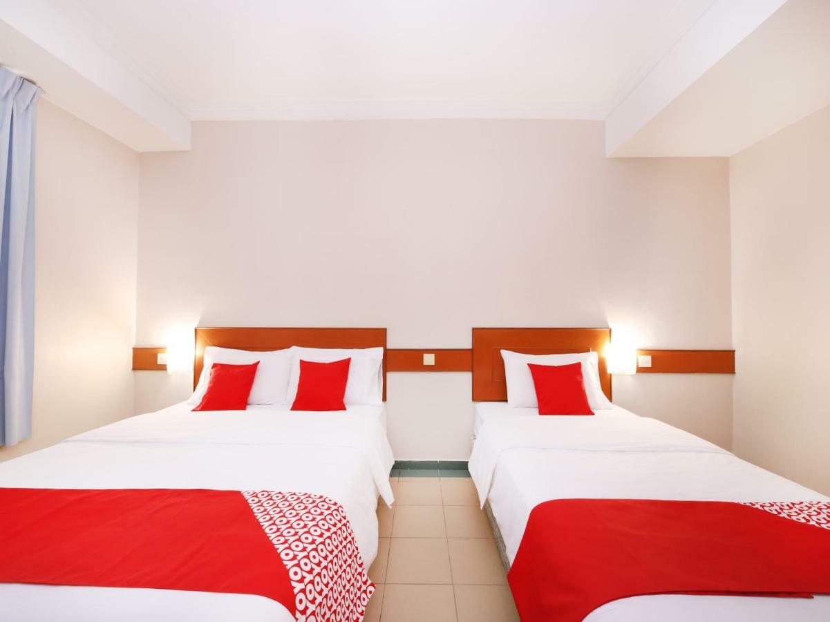 Oyo 764 Hotel Famous Inn Malacca Buitenkant foto