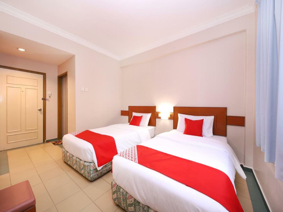 Oyo 764 Hotel Famous Inn Malacca Buitenkant foto