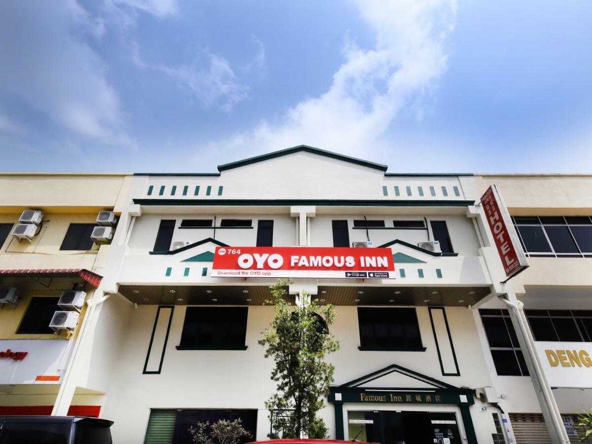Oyo 764 Hotel Famous Inn Malacca Buitenkant foto